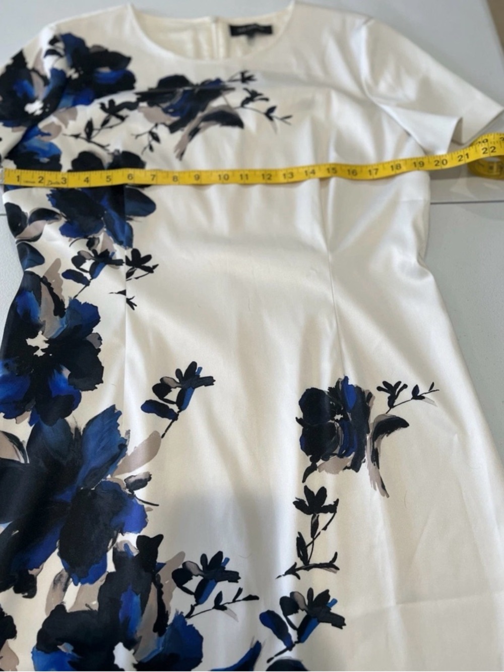 ST . JOHN Floral dress with Blue Bloom Print short sleeve 12 NWOT - Picture 4 of 11